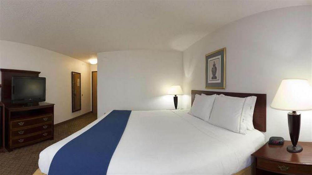 Holiday Inn Express & Suites Alliance By Ihg Buitenkant foto