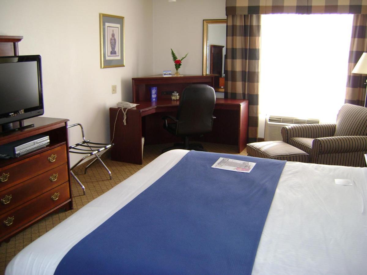 Holiday Inn Express & Suites Alliance By Ihg Buitenkant foto