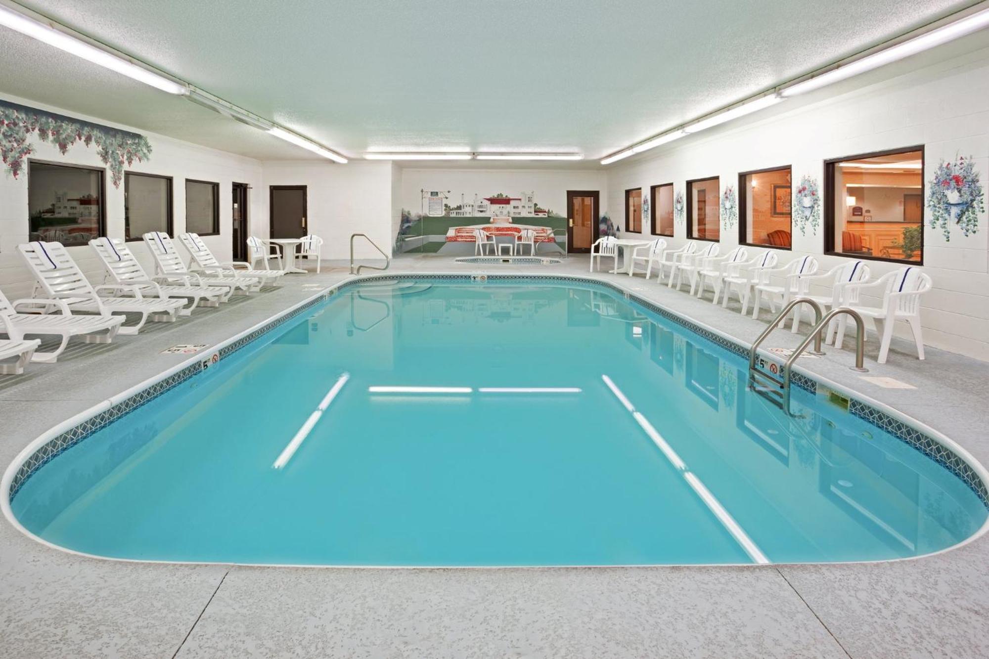Holiday Inn Express & Suites Alliance By Ihg Buitenkant foto