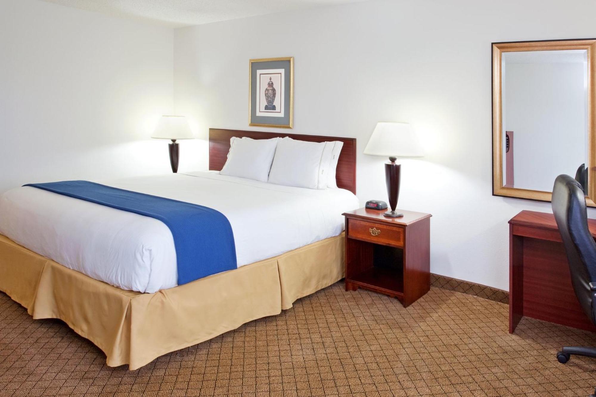 Holiday Inn Express & Suites Alliance By Ihg Buitenkant foto