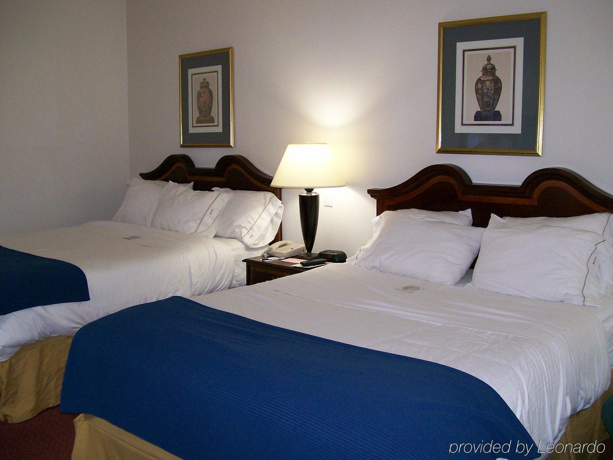 Holiday Inn Express & Suites Alliance By Ihg Buitenkant foto