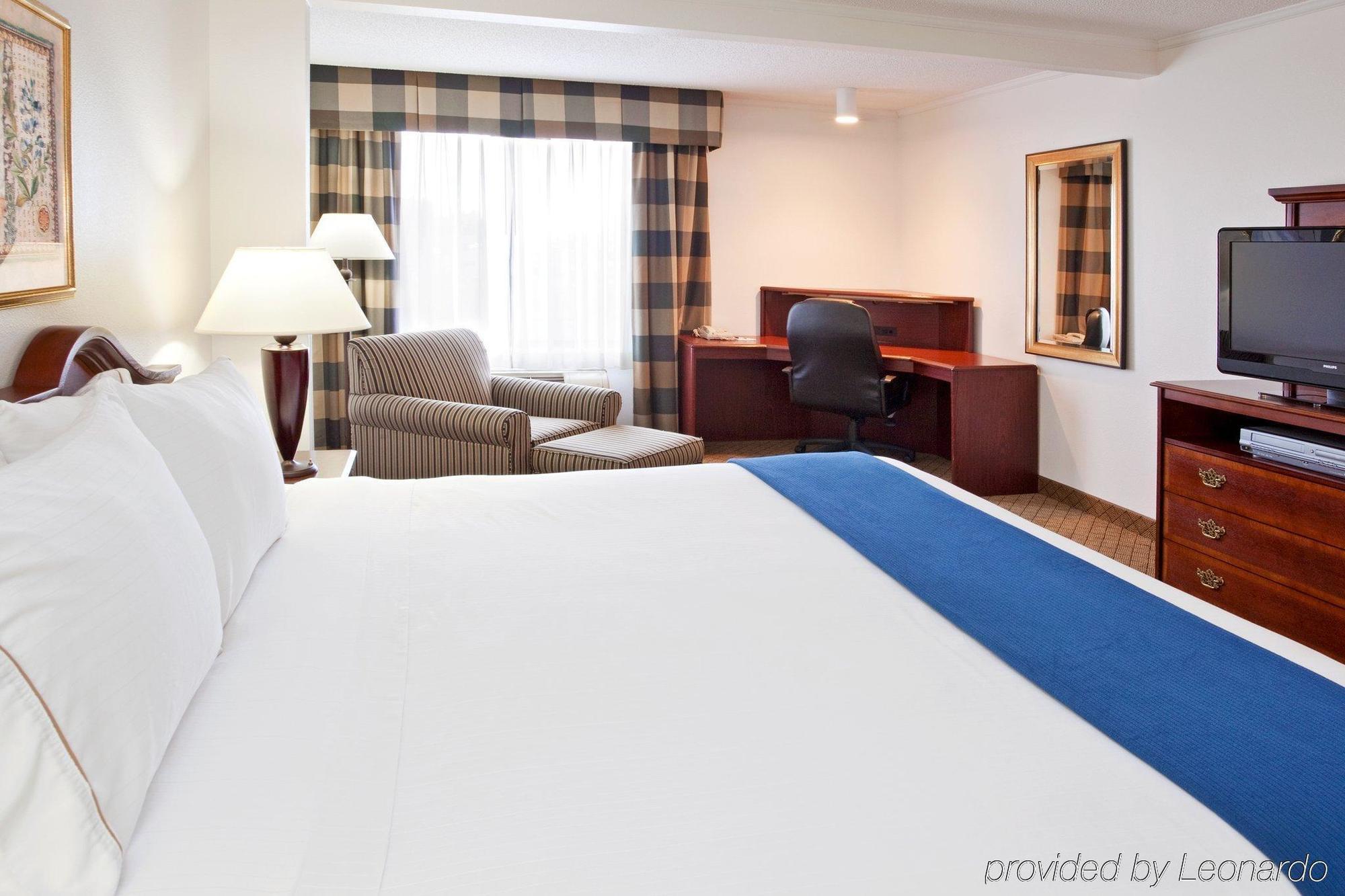 Holiday Inn Express & Suites Alliance By Ihg Kamer foto