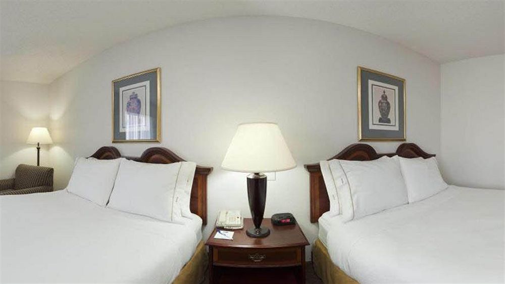 Holiday Inn Express & Suites Alliance By Ihg Buitenkant foto